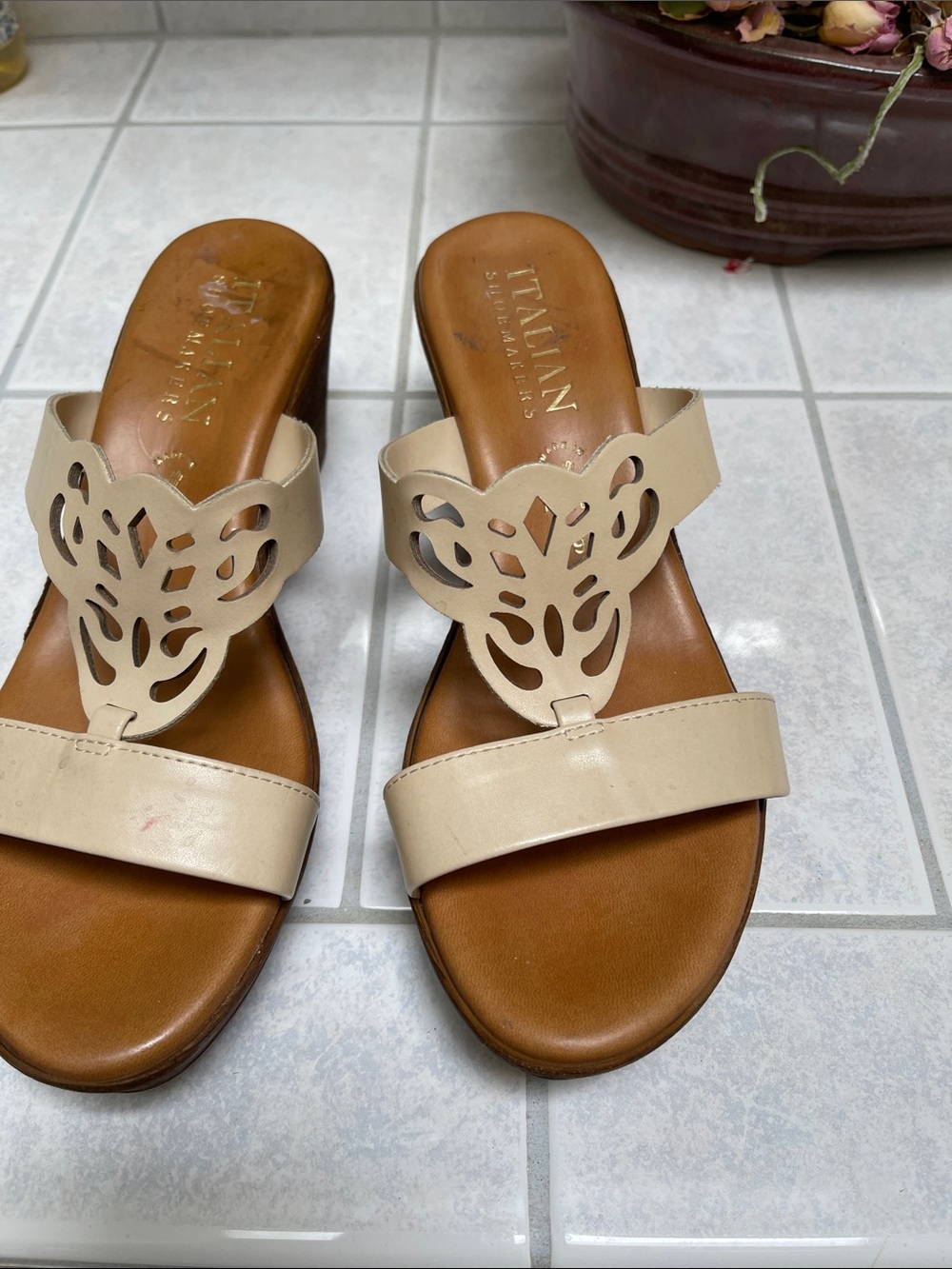 Italian Shoemakers Beige Cutout Leather Slide Sandals